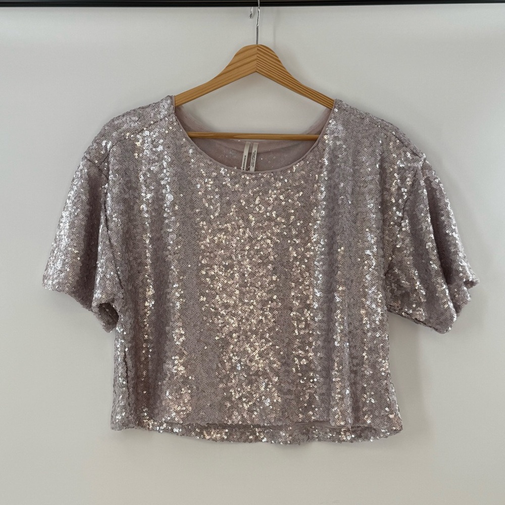 Anthropologie By Anthropologie Sequin Cropped Tee Gray Lilac Size Medium